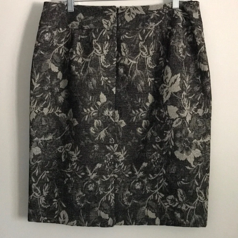 NWOT Ann Taylor Gray Floral Skirt - Picture 4 of 4